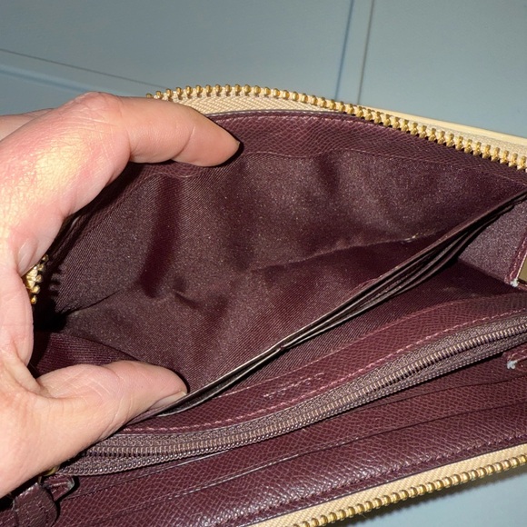 Coach Wallet EUC - Picture 7 of 11